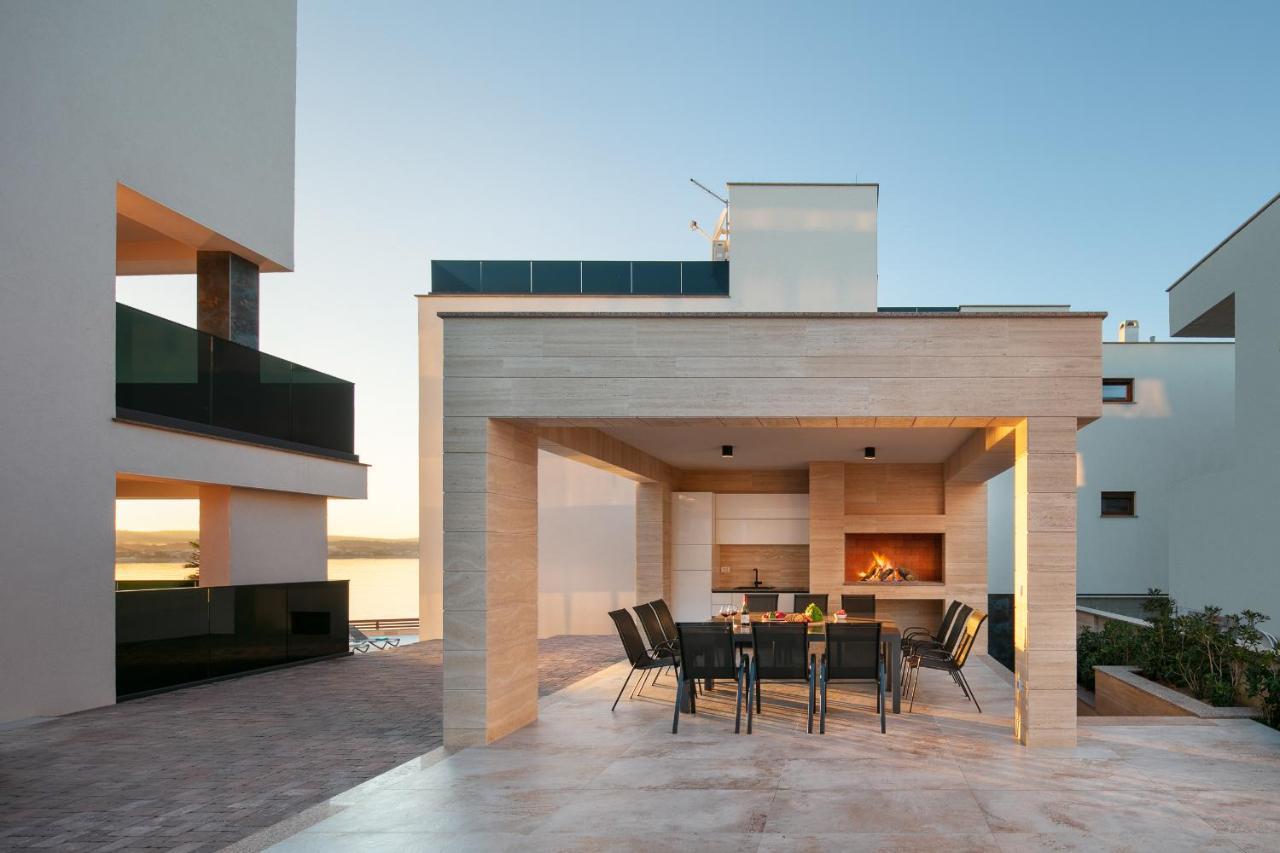 Malibu Imperial Resort Vir Exterior photo